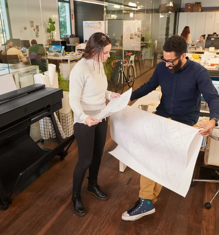 HP Designjet T850 Printer Lifestyle 02 V2 (3)