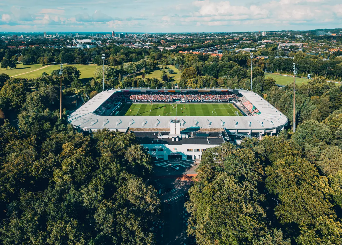 YP23154 N.E.C. Drone 04